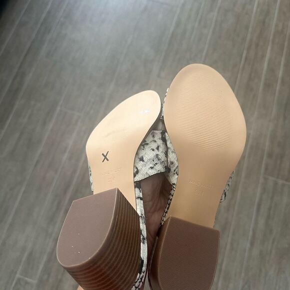 Nine West Andre, snakeskin slip on sandals. - Picture 6 of 7